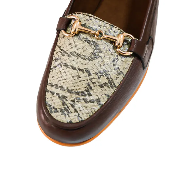 ladies leather shoe made with skin snake